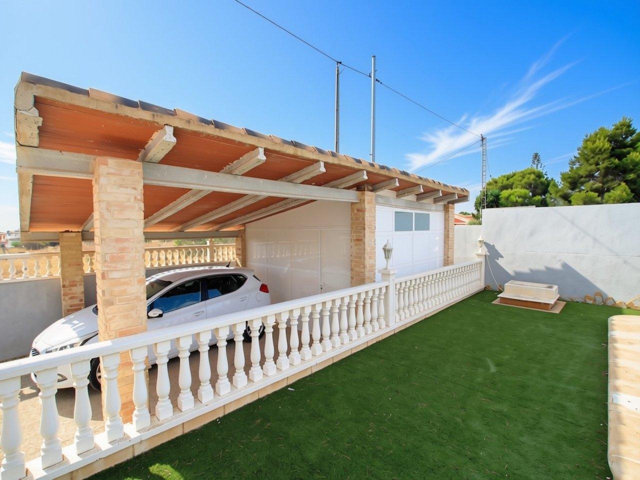 Villa en Venta en Orihuela