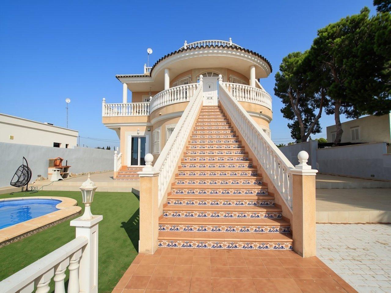 Villa en Venta en Orihuela