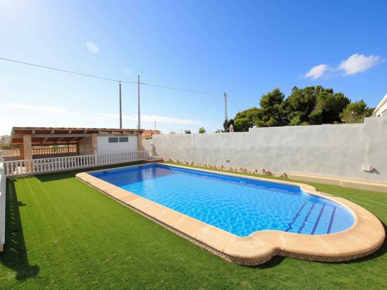 Villa en Venta en Orihuela