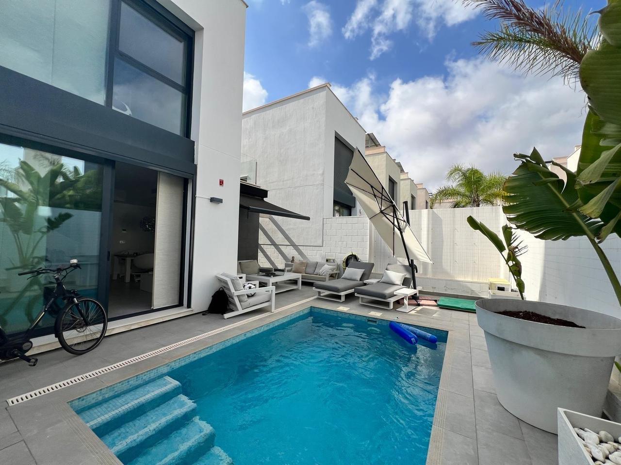 Villa en Venta en Orihuela