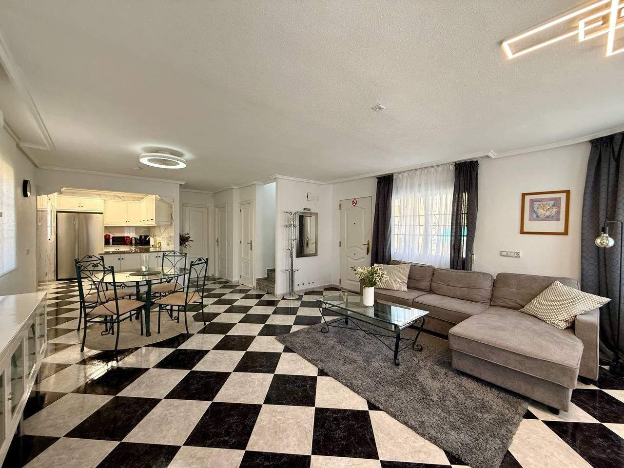 Villa en Venta en Orihuela