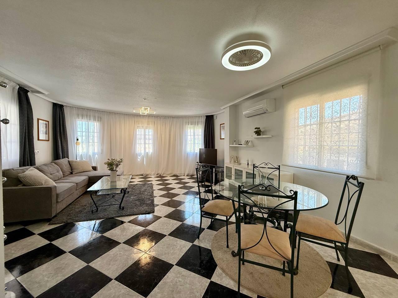 Villa en Venta en Orihuela