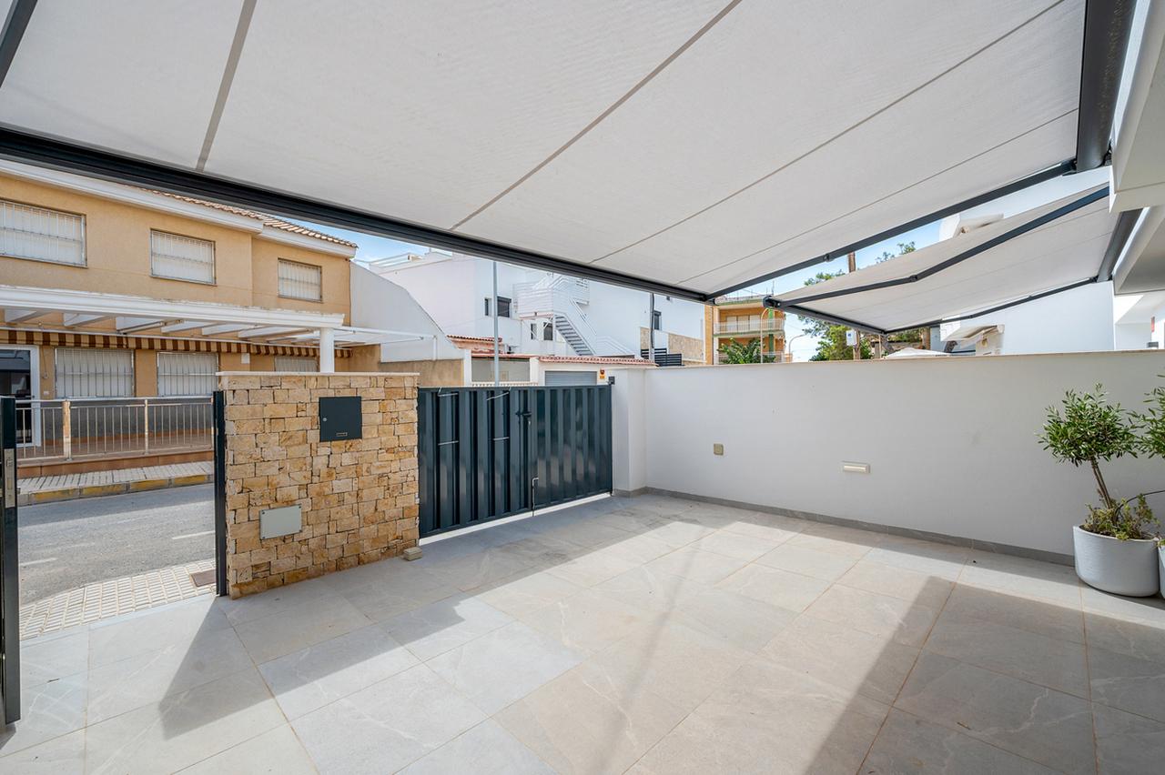 Villa en Venta en Pilar de la Horadada