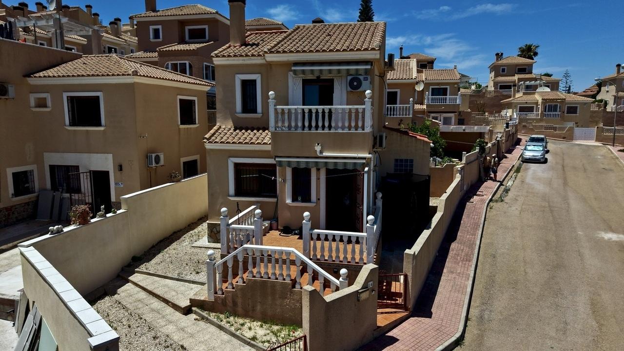 Villa en Venta en Orihuela