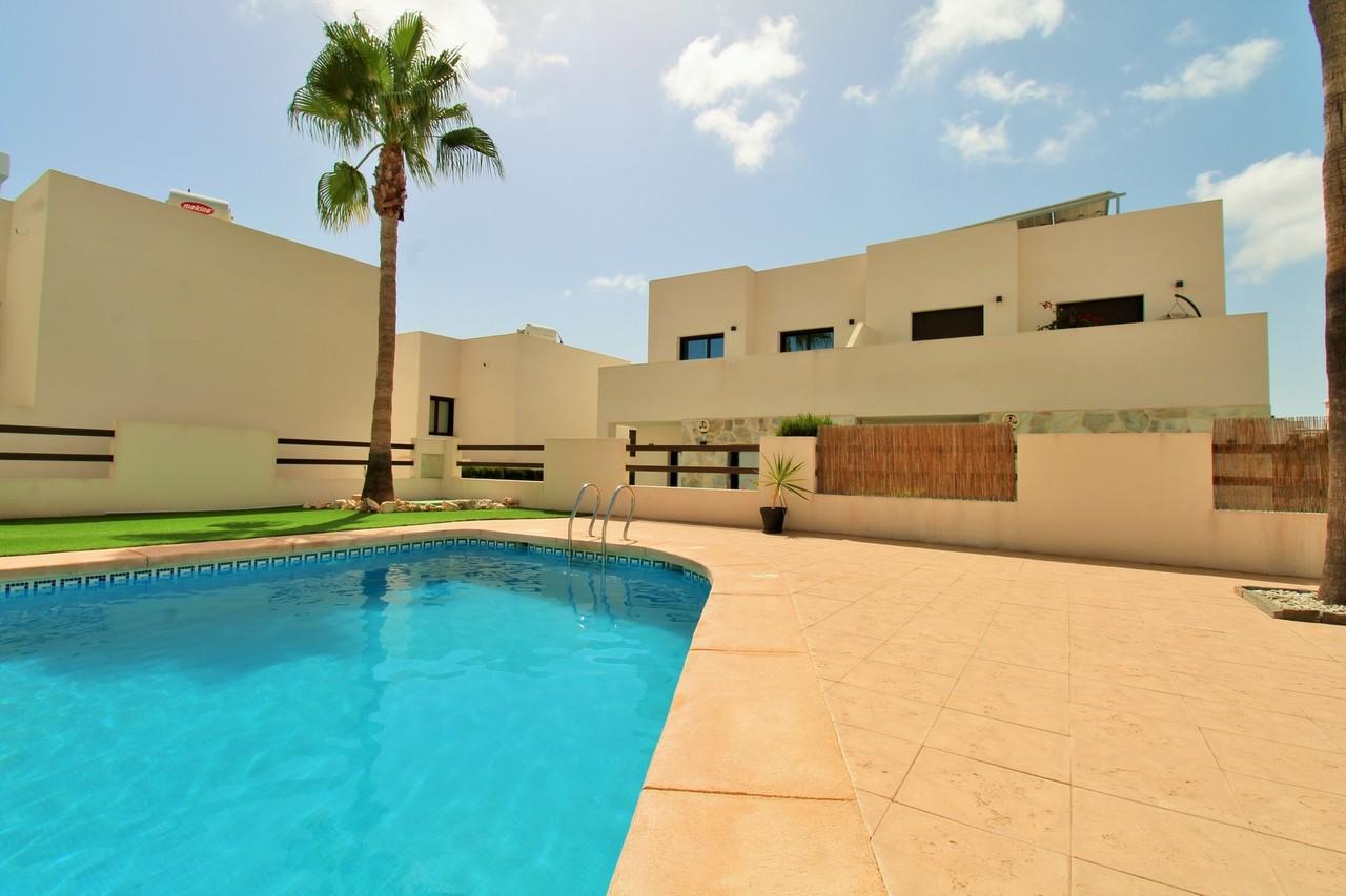 Villa en Venta en Orihuela