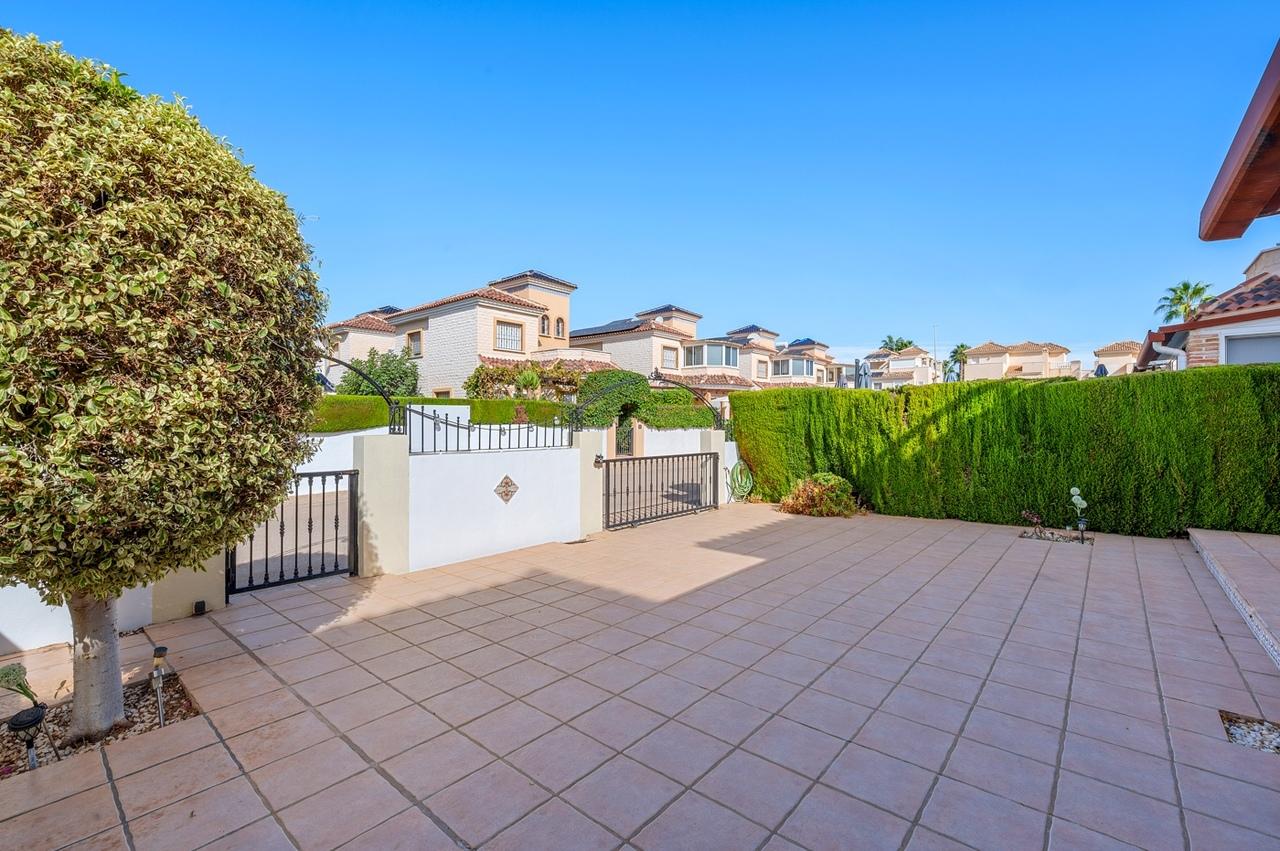 Villa en Venta en Guardamar del Segura