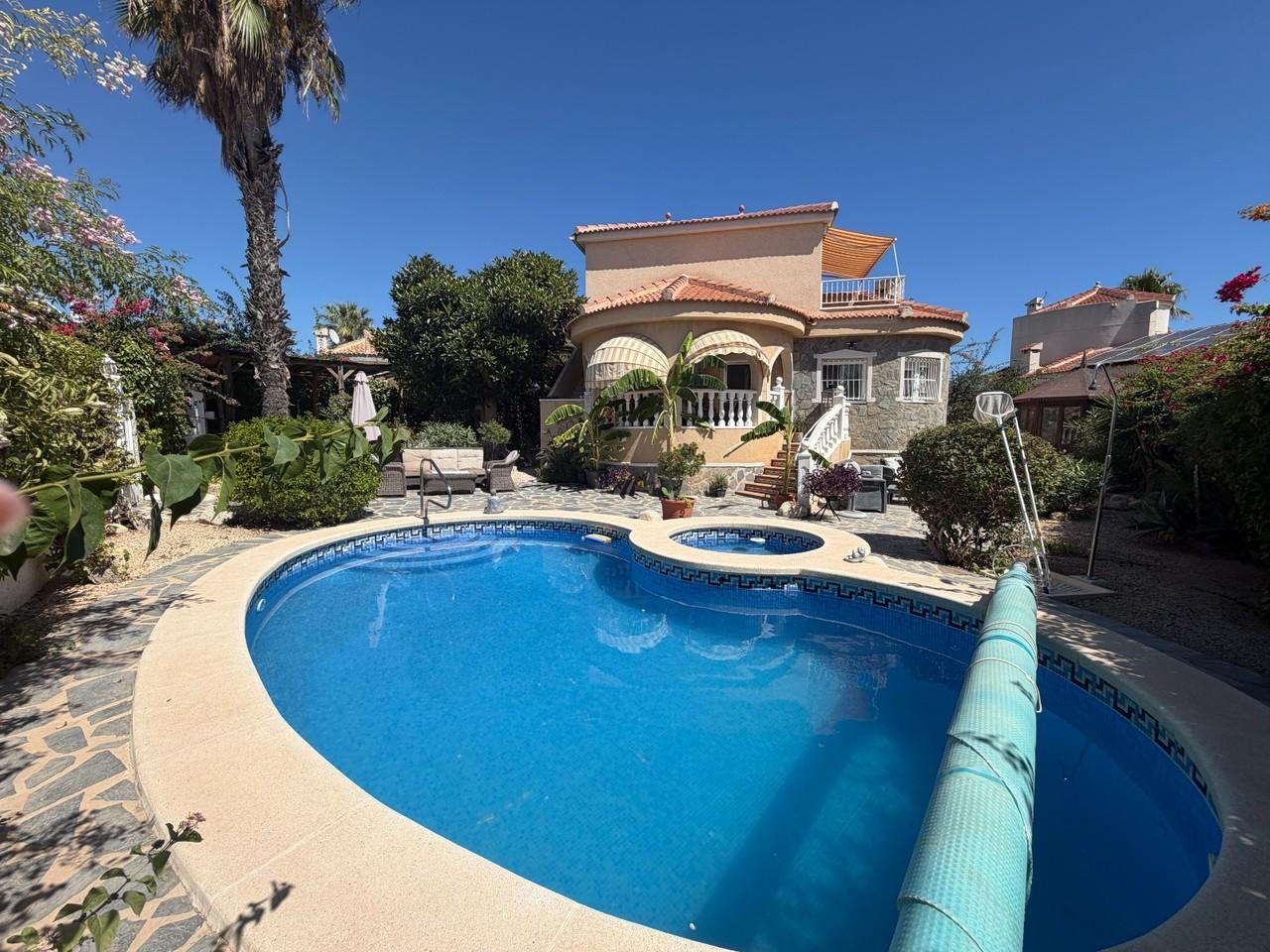 Villa en Venta en Rojales