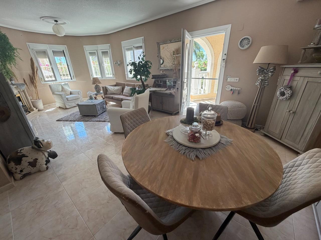 Villa en Venta en Rojales