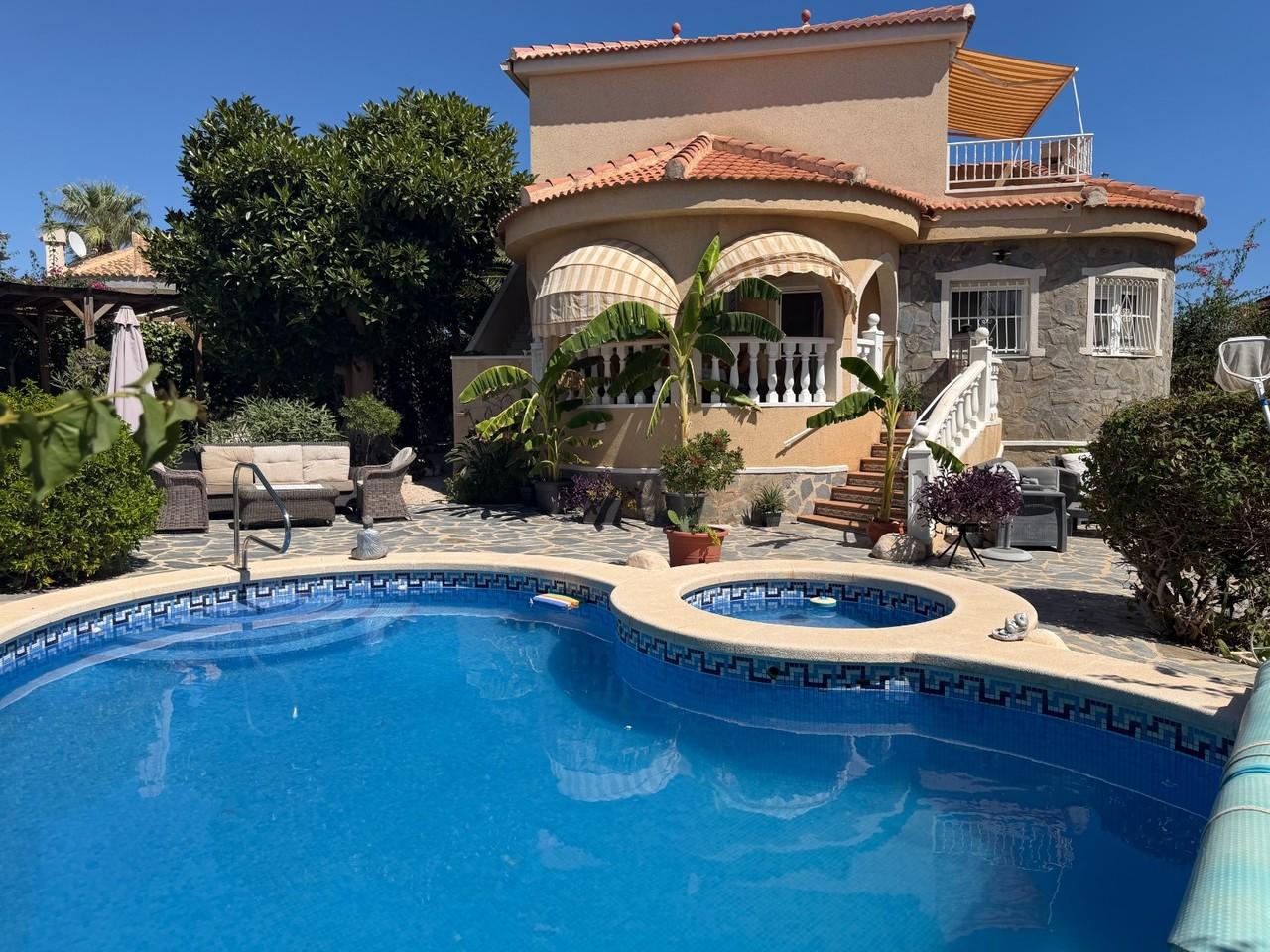 Villa en Venta en Rojales