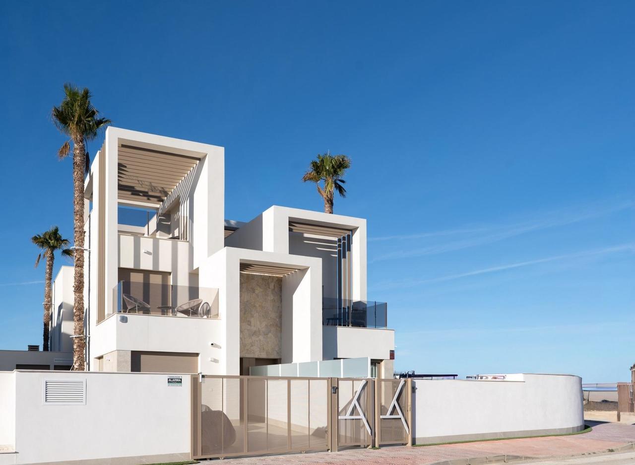 House for Sale in Los Alcázares