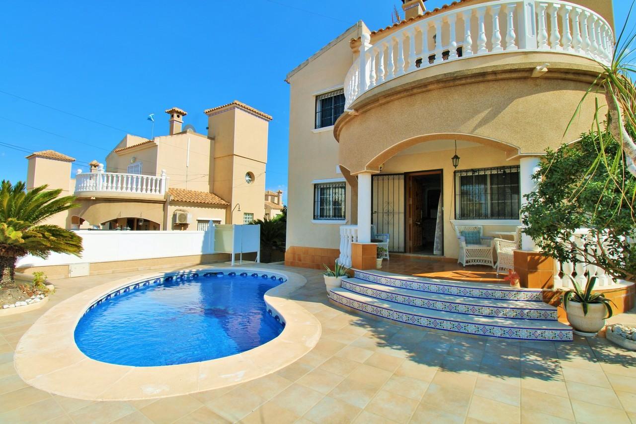 Villa en Venta en Orihuela