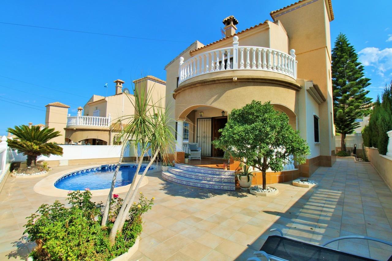 Villa en Venta en Orihuela