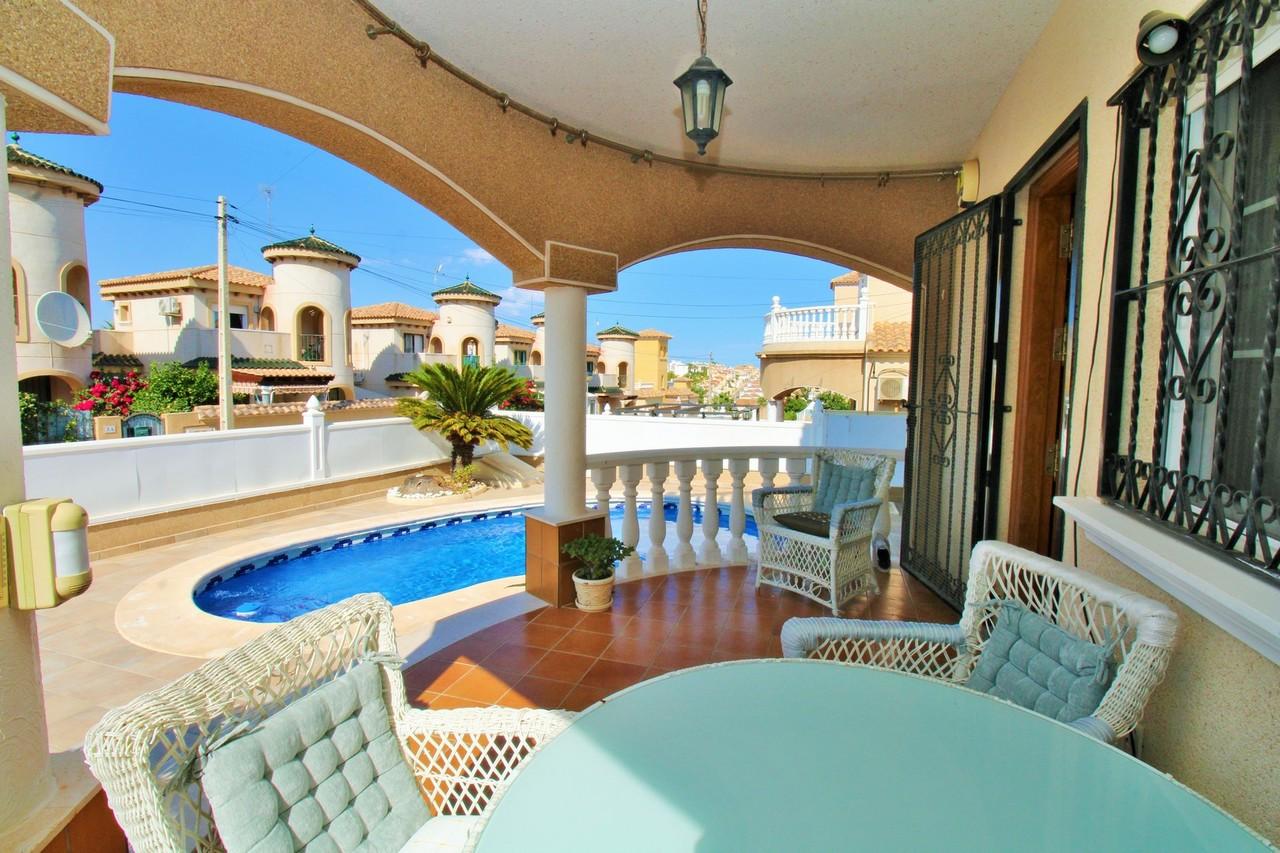 Villa en Venta en Orihuela