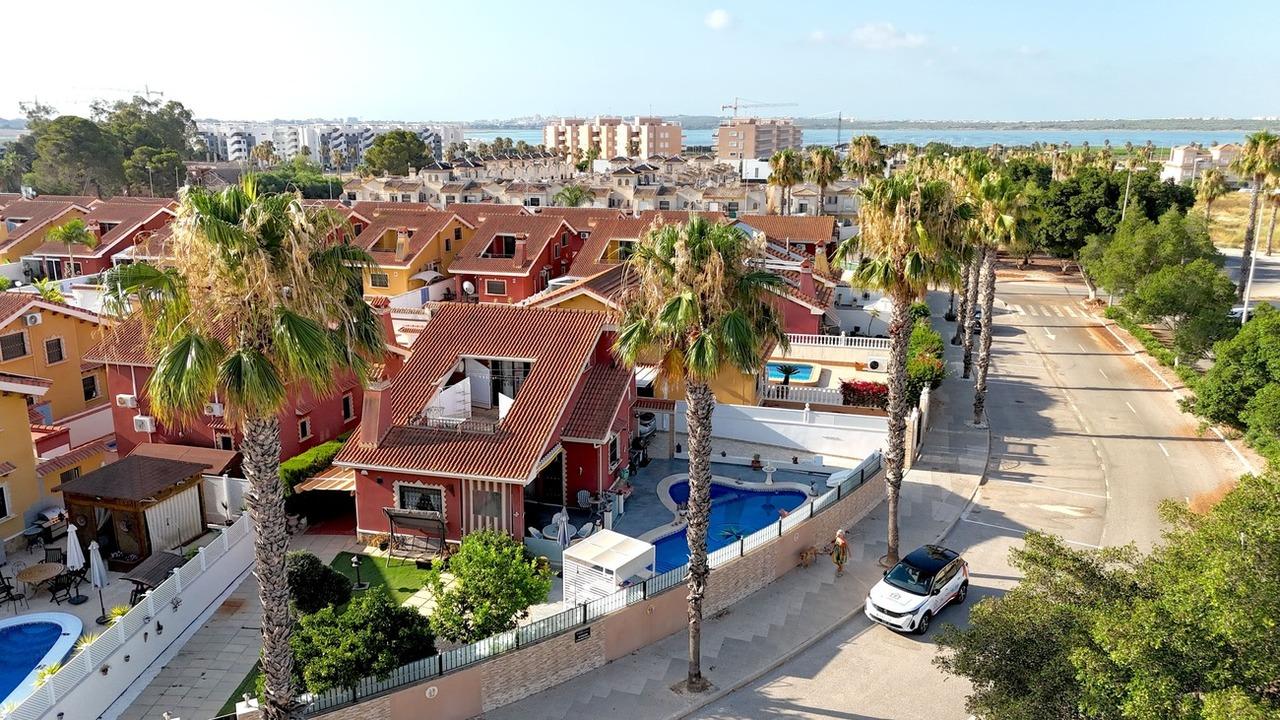 Villa en Venta en Guardamar del Segura