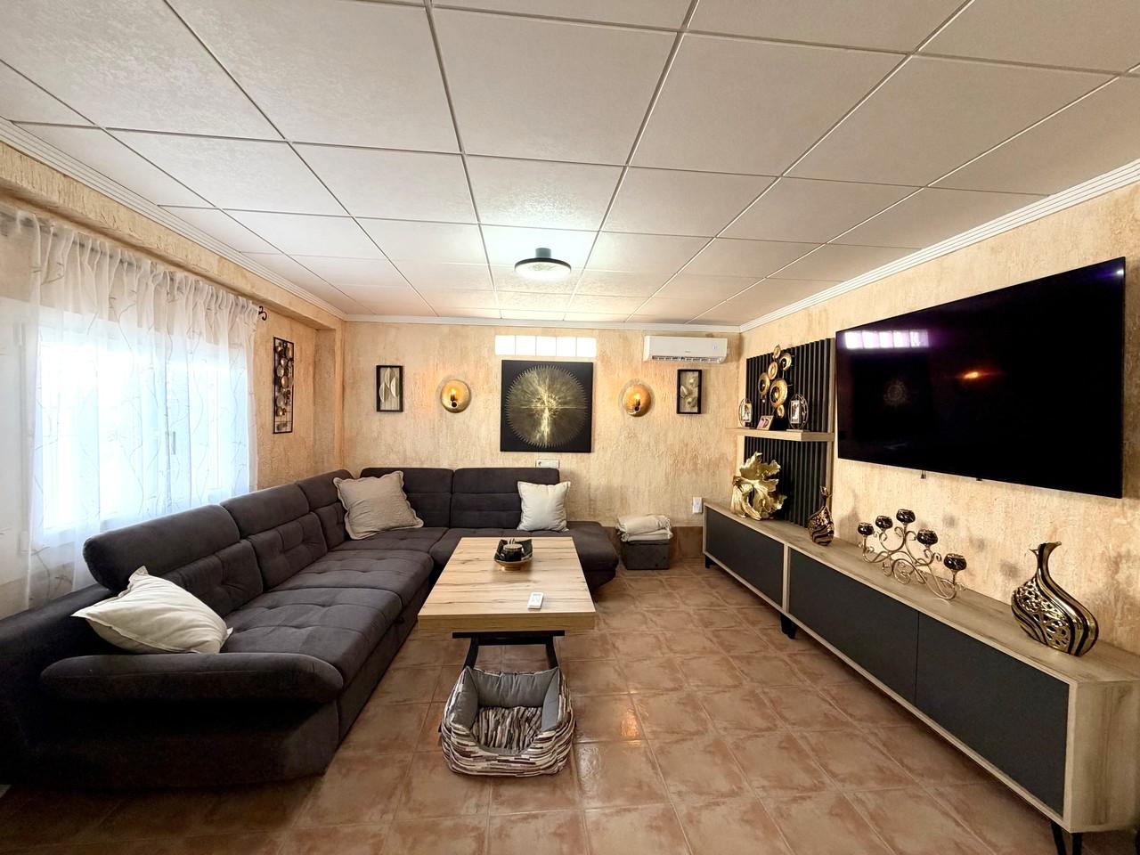 Villa for Sale in Fortuna
