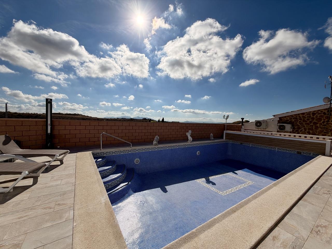 Villa for Sale in Fortuna