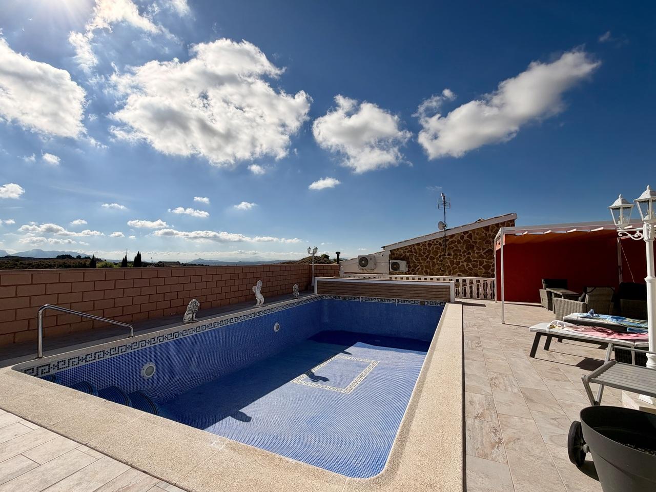 Villa for Sale in Fortuna