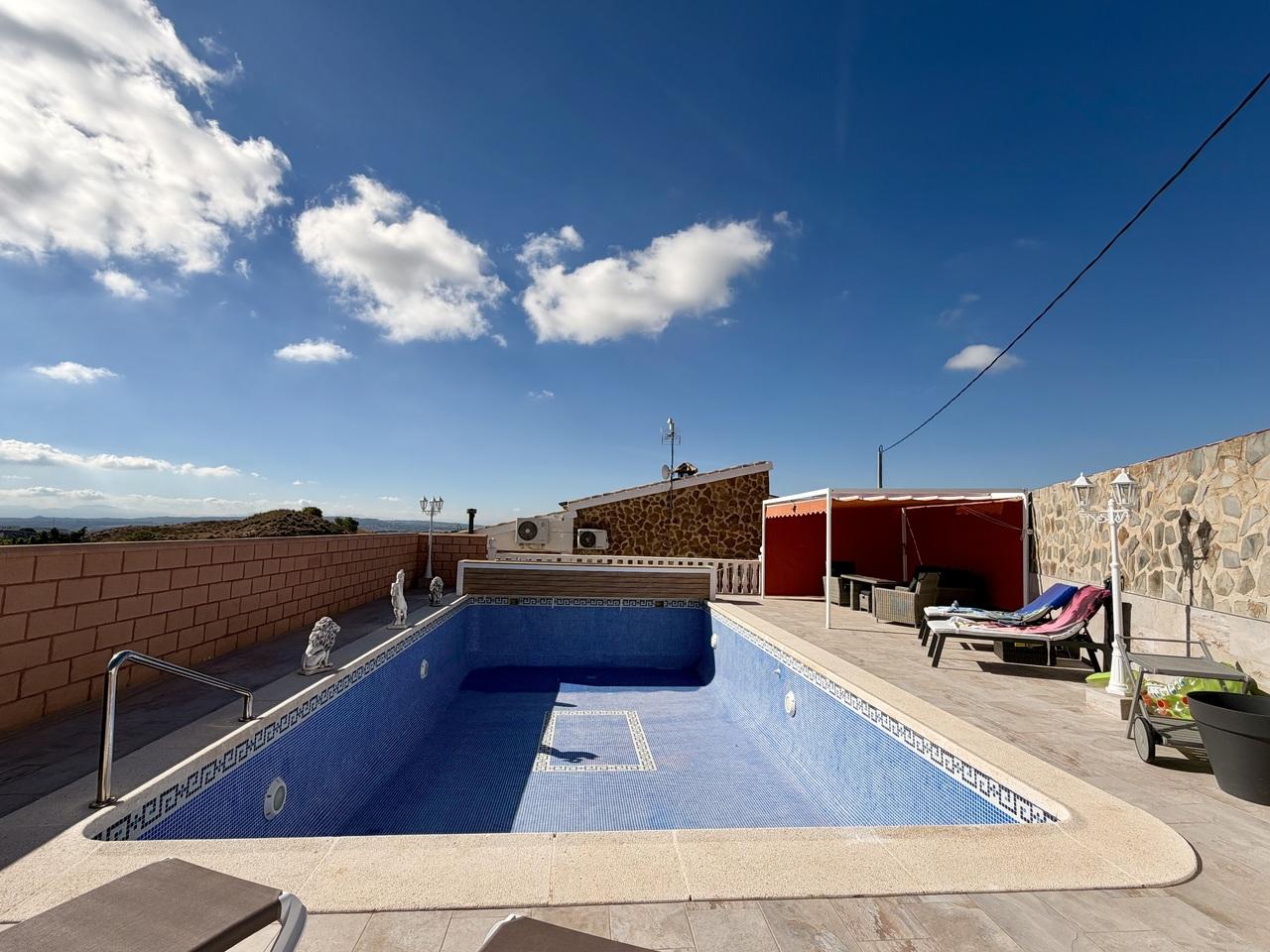 Villa for Sale in Fortuna