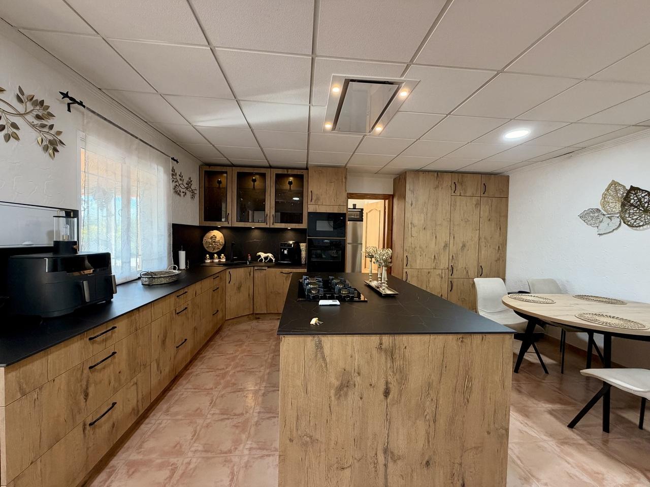 Villa for Sale in Fortuna