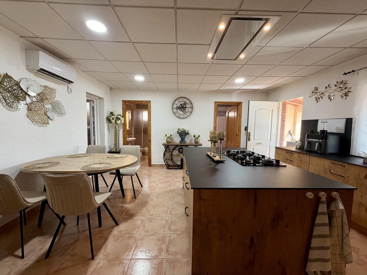 Villa for Sale in Fortuna