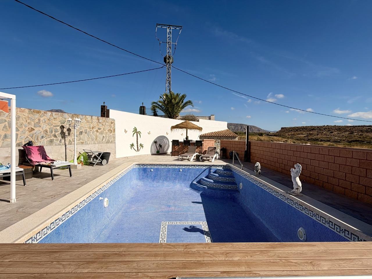 Villa for Sale in Fortuna
