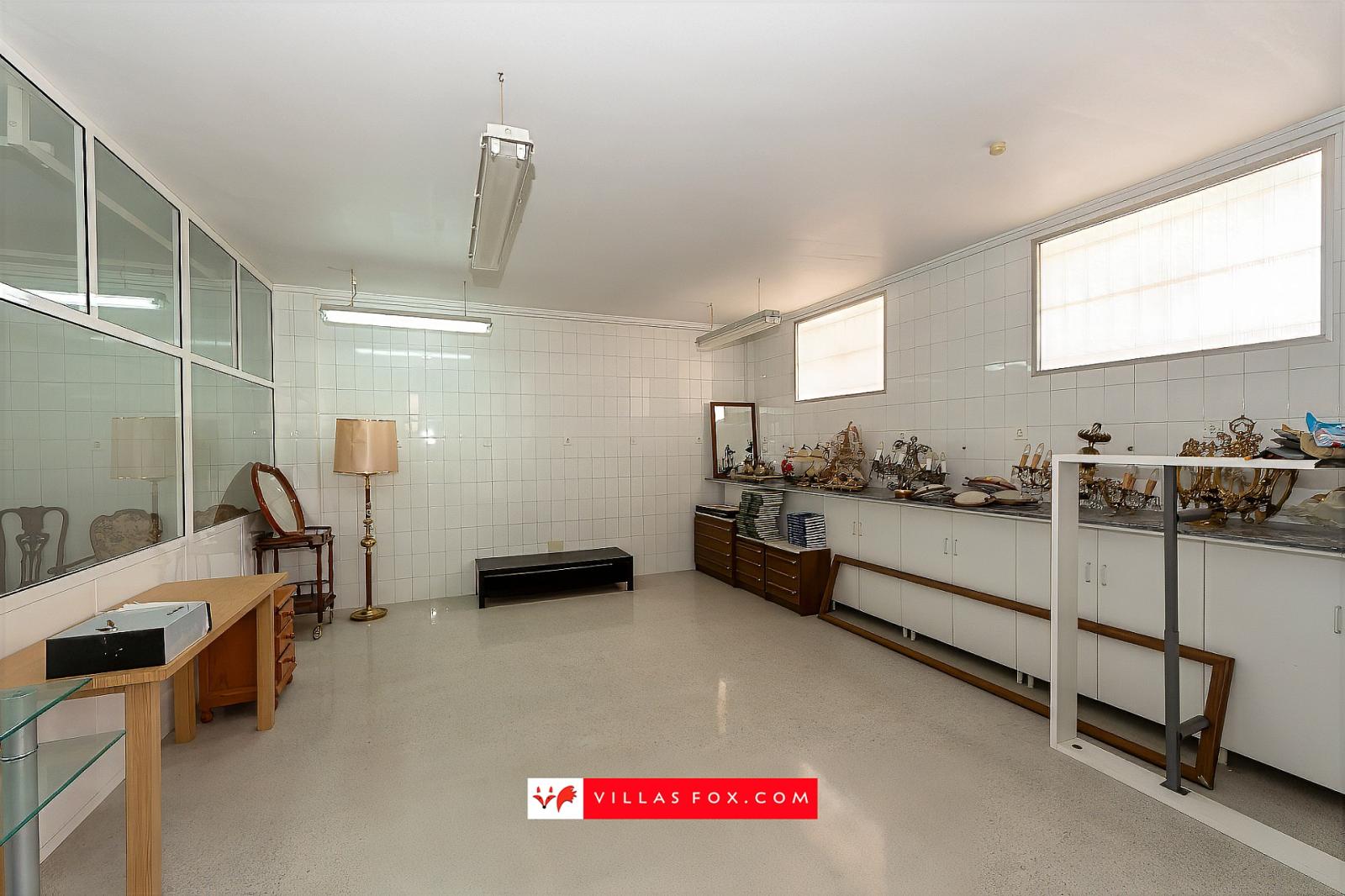 Premise for Sale in San Miguel de Salinas