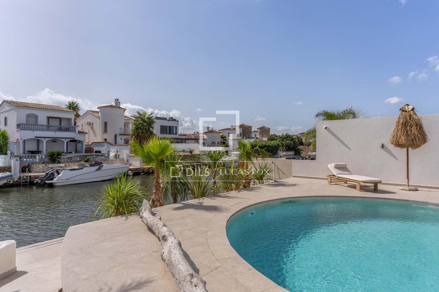 House for Sale in Empuriabrava