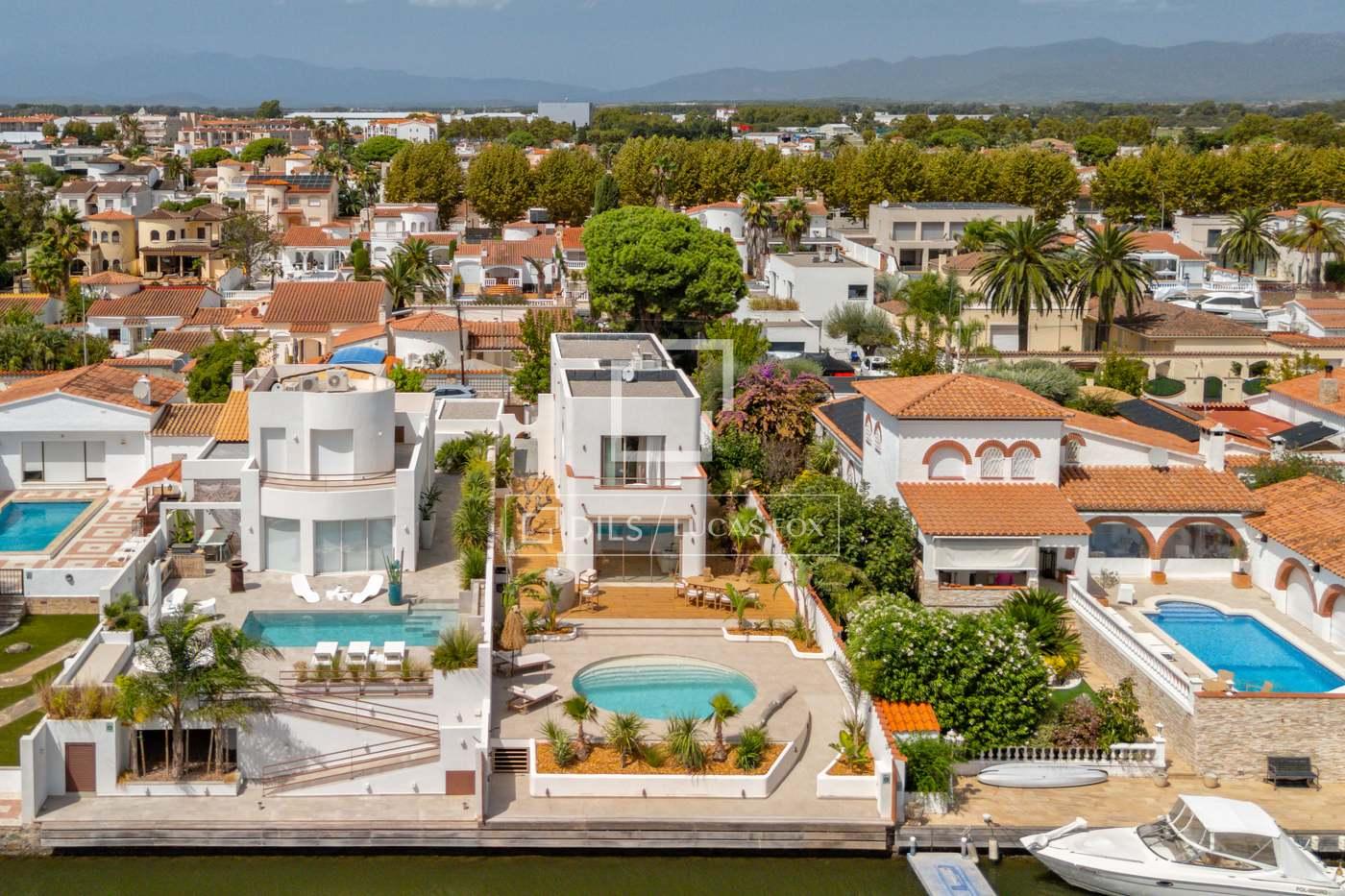 House for Sale in Empuriabrava