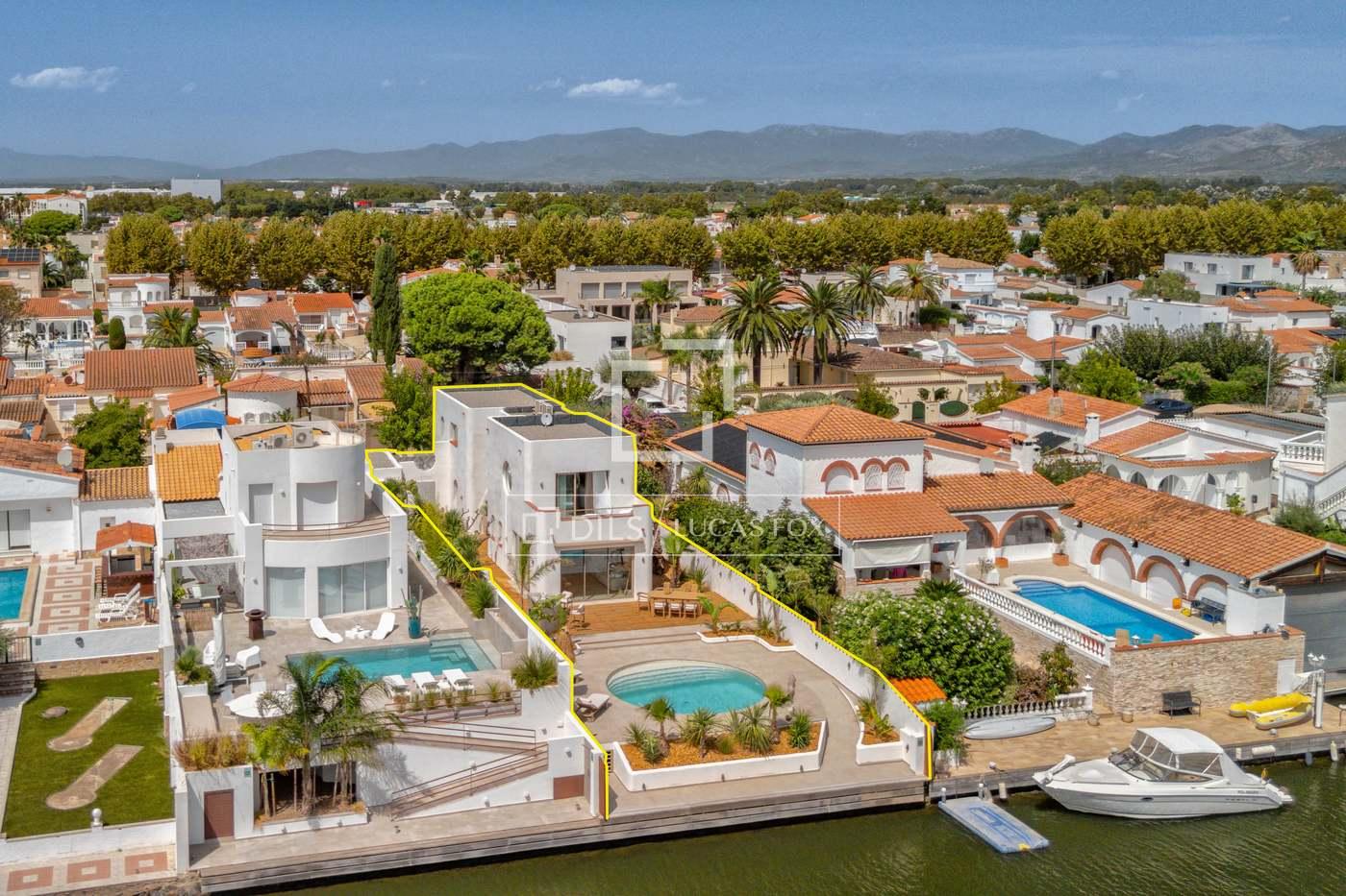 House for Sale in Empuriabrava