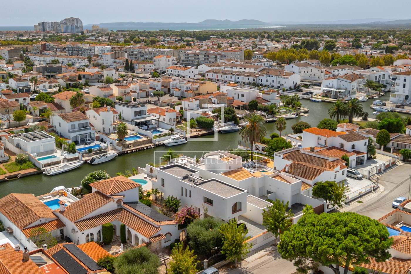 House for Sale in Empuriabrava