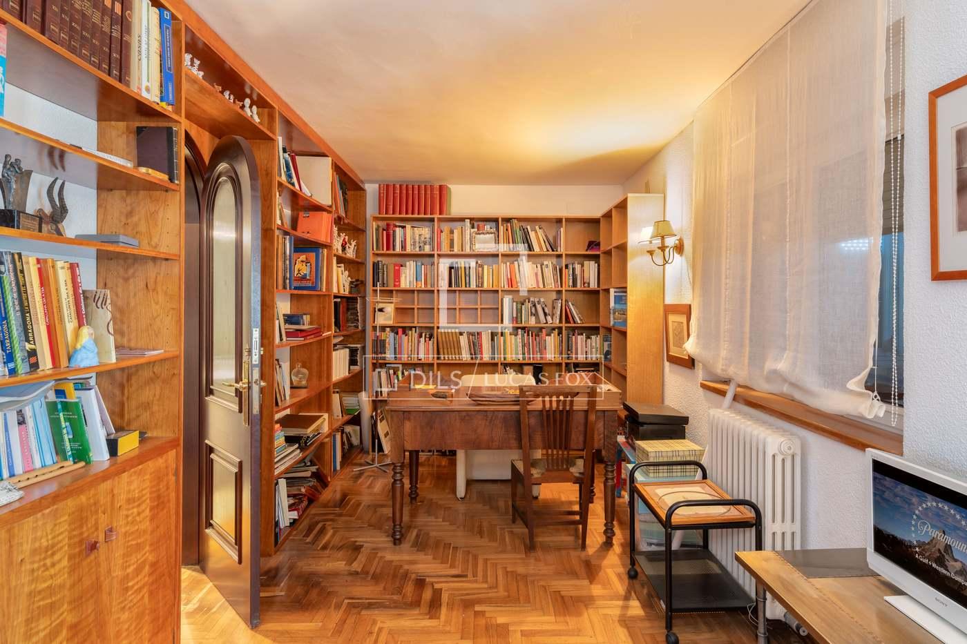 House for Sale in Roses