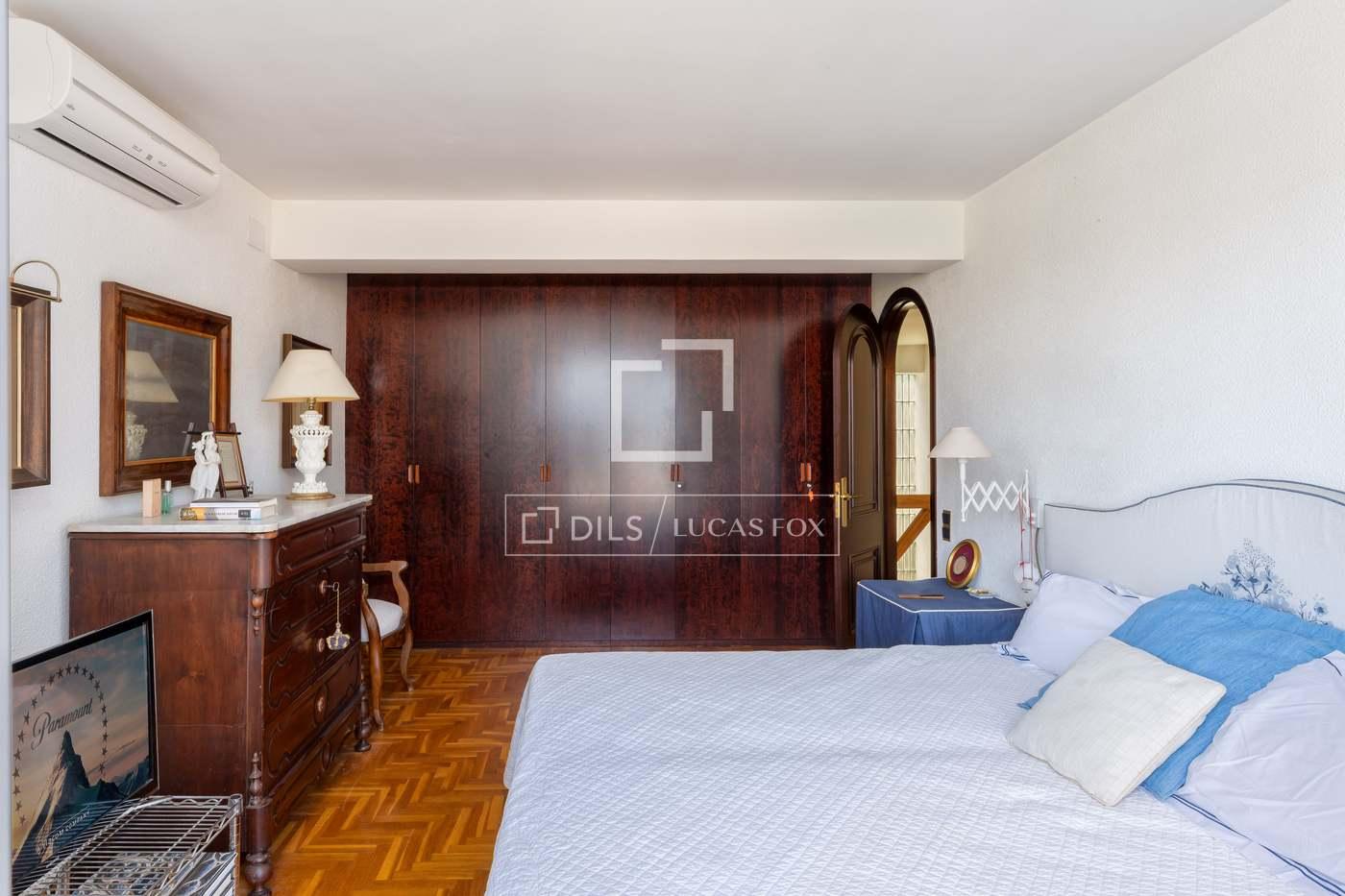 House for Sale in Roses