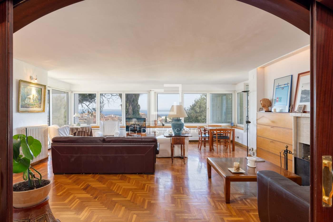 House for Sale in Roses
