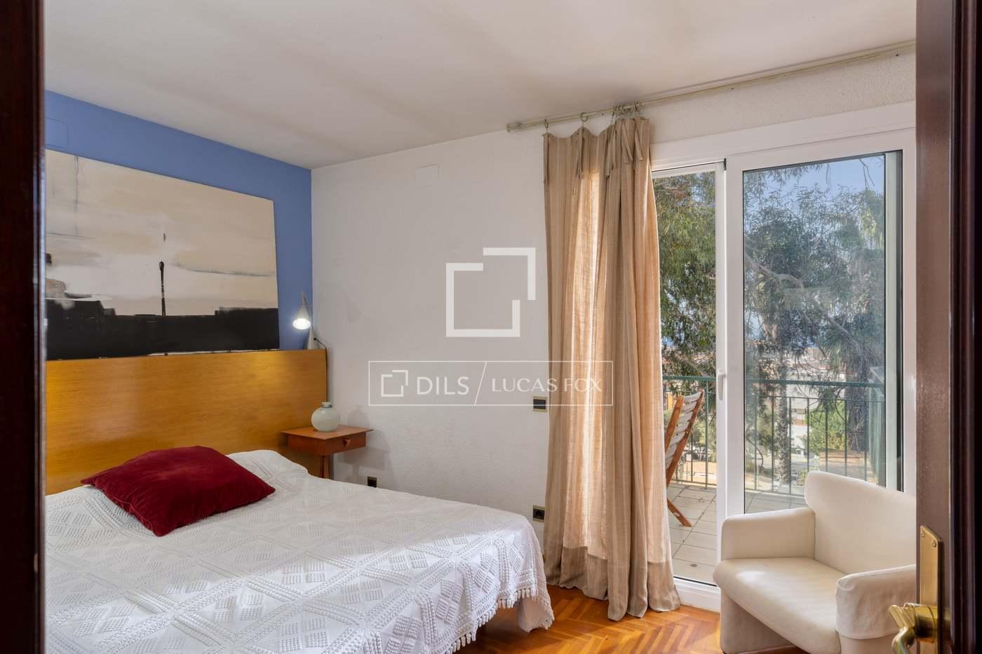 House for Sale in Roses