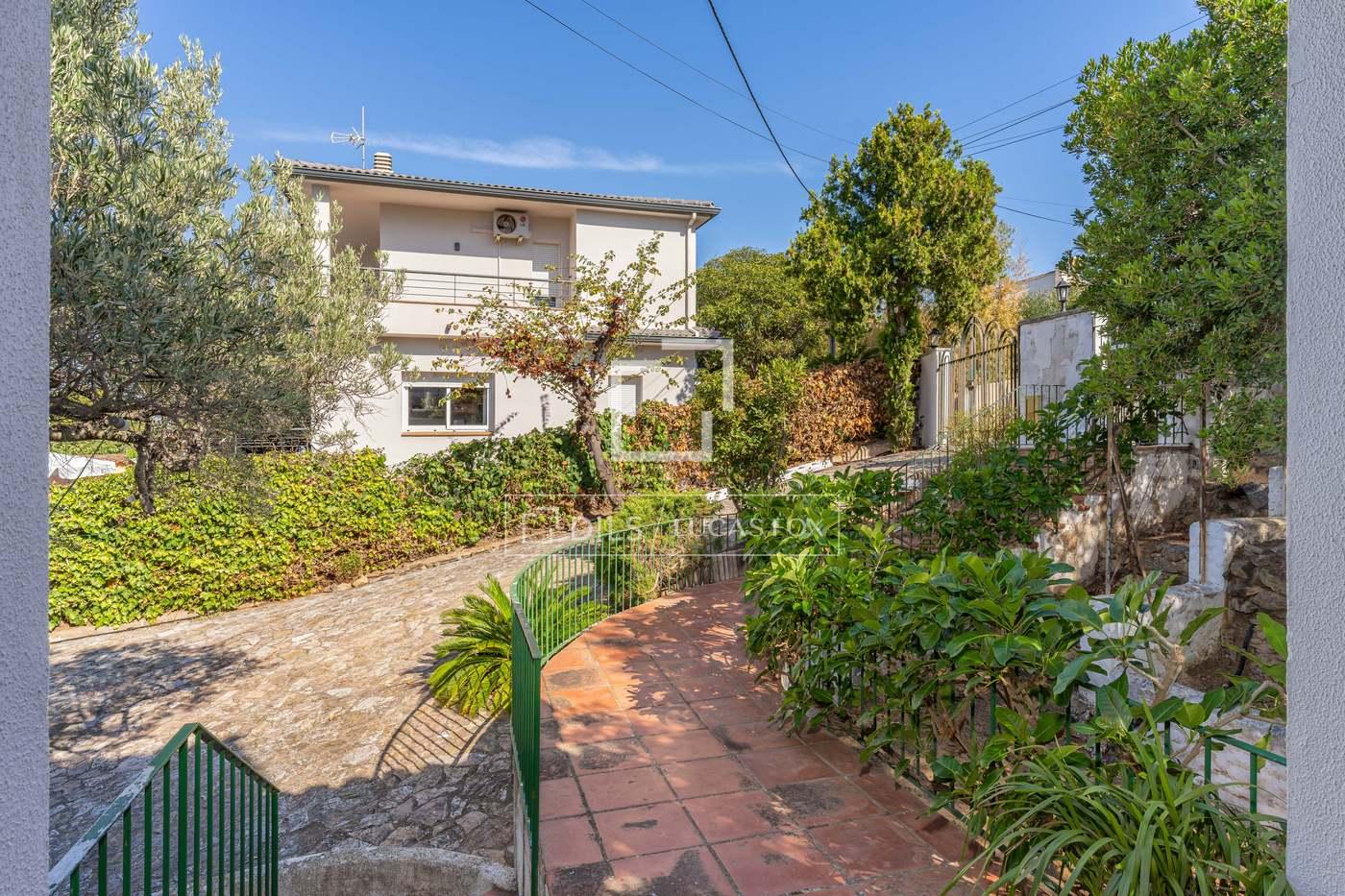House for Sale in Roses