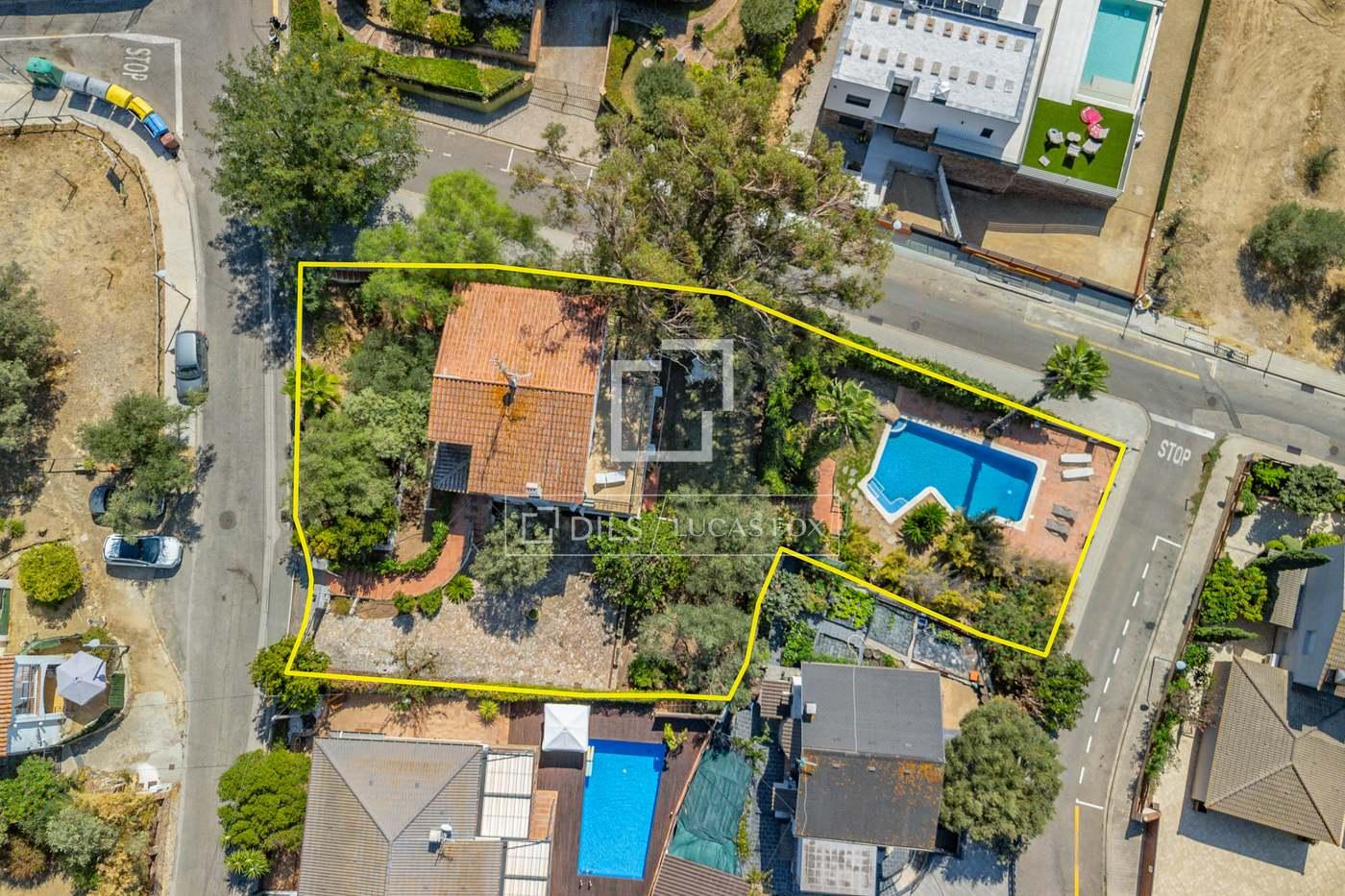 House for Sale in Roses