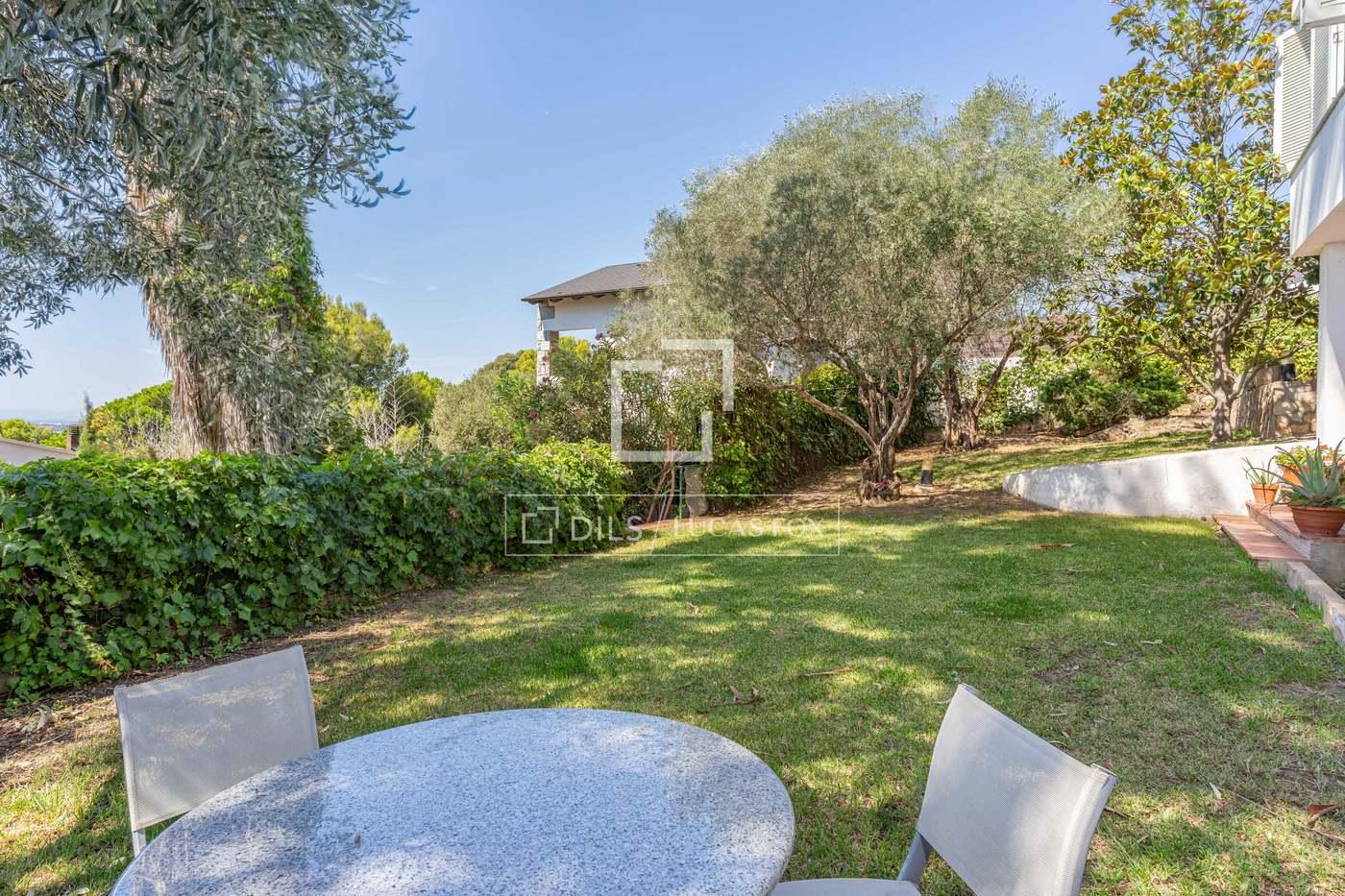 House for Sale in Roses