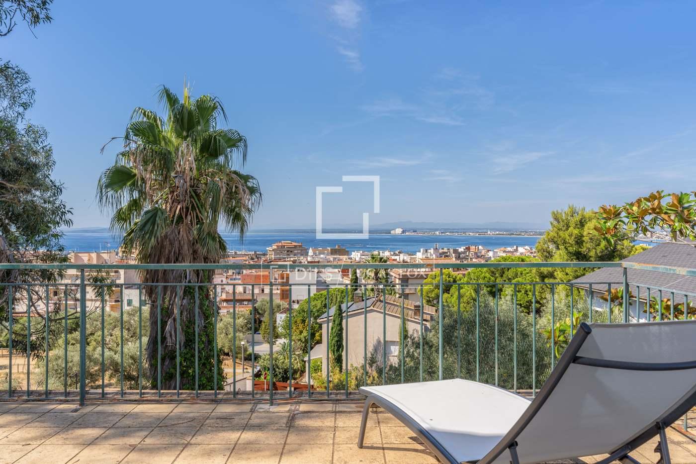 House for Sale in Roses