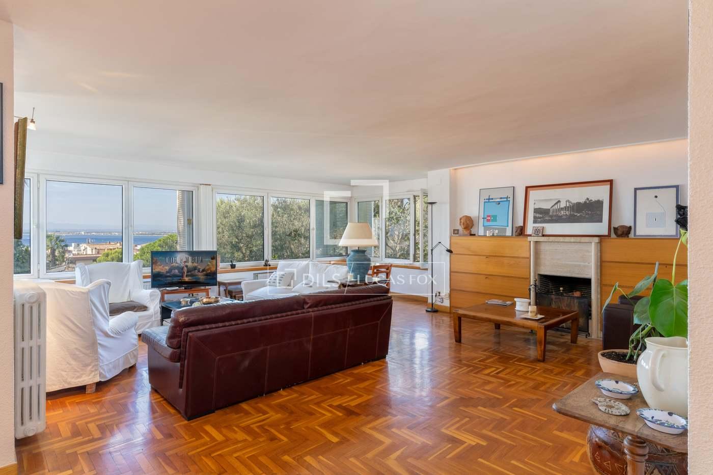 House for Sale in Roses