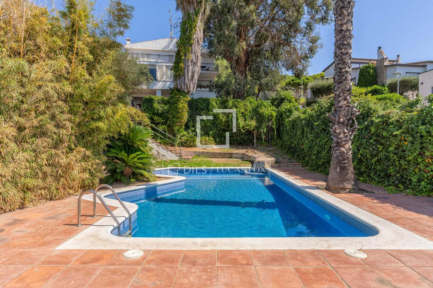 House for Sale in Roses