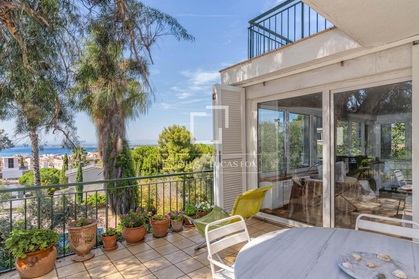 House for Sale in Roses