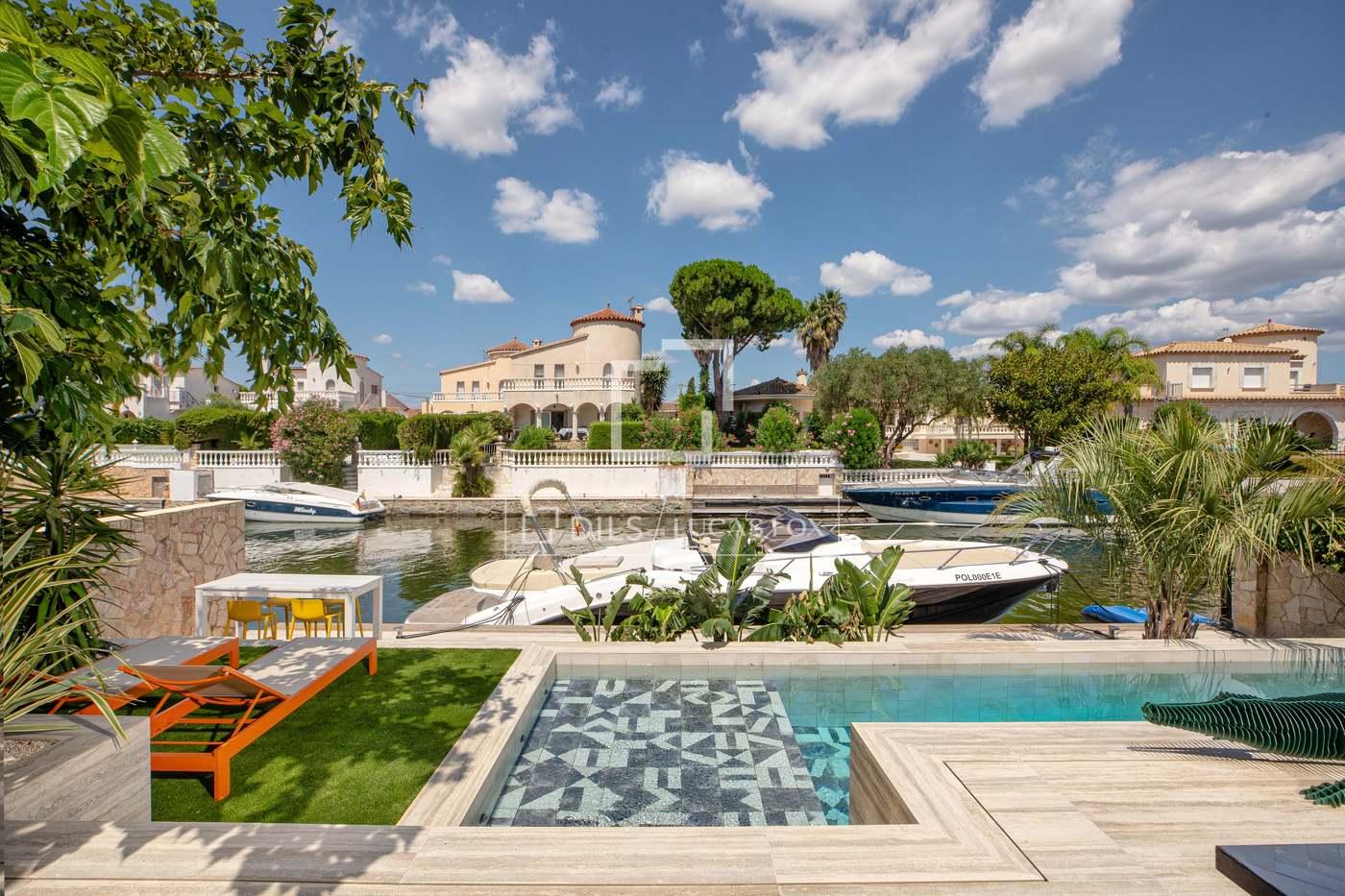 House for Sale in Empuriabrava