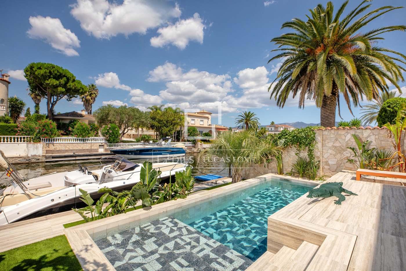 House for Sale in Empuriabrava