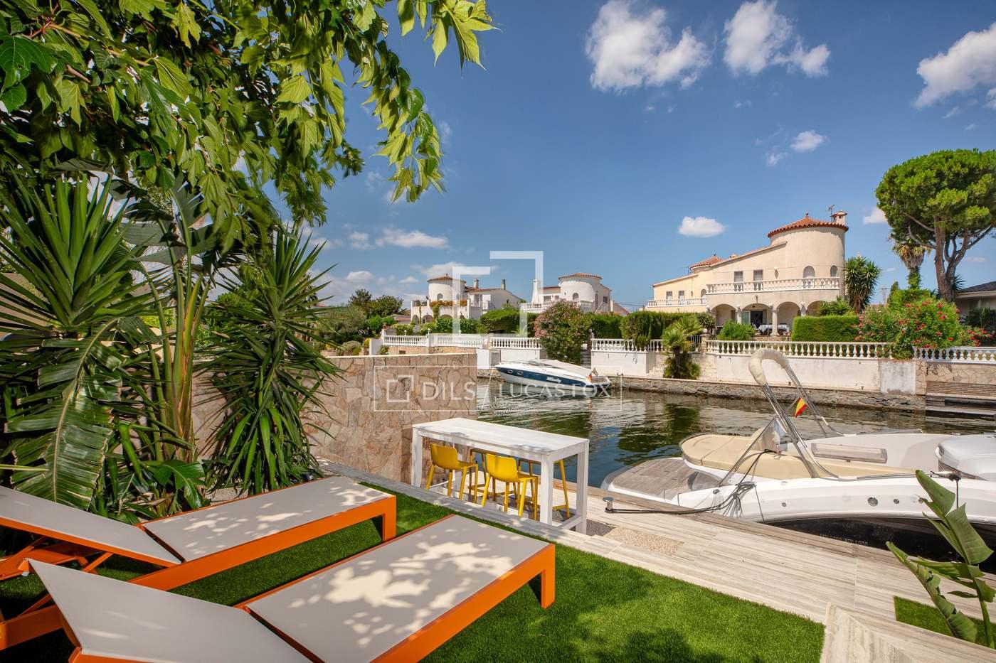 House for Sale in Empuriabrava