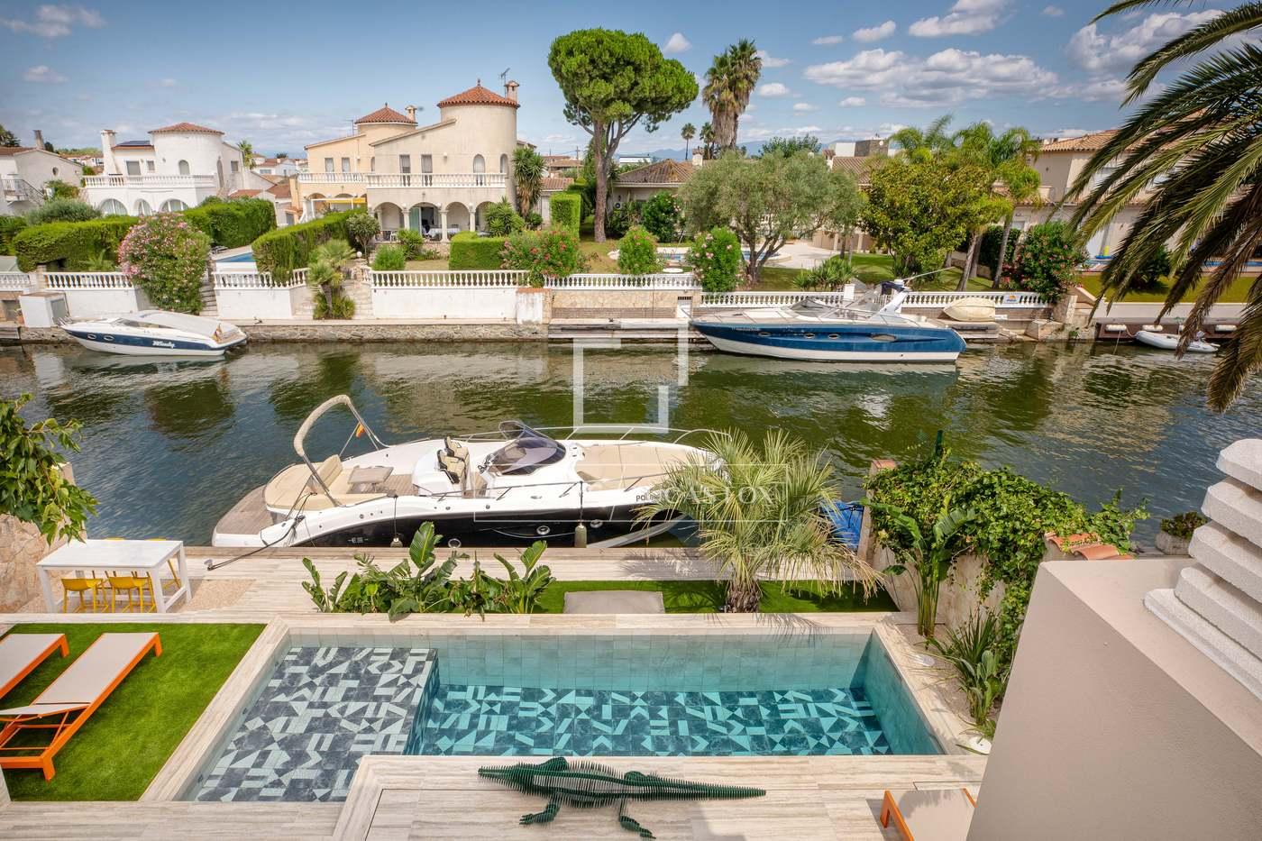 House for Sale in Empuriabrava