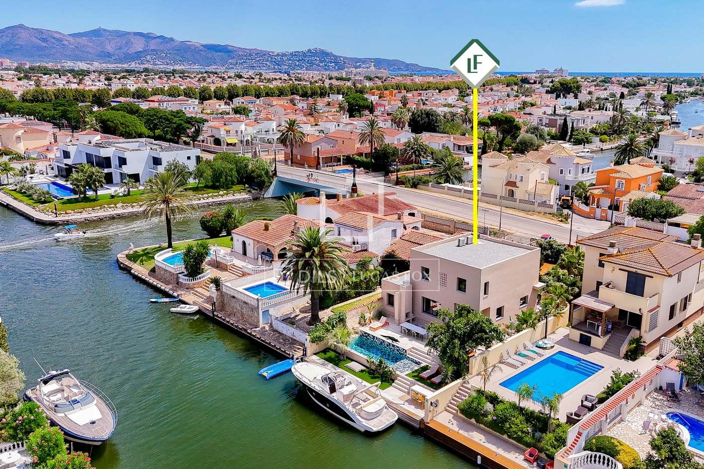 House for Sale in Empuriabrava