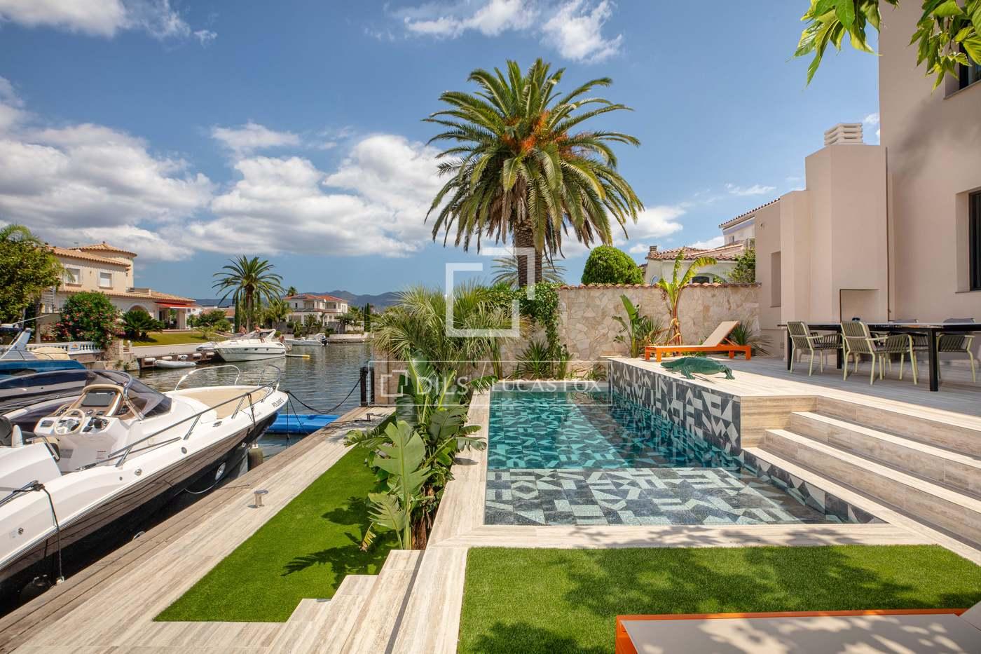 House for Sale in Empuriabrava