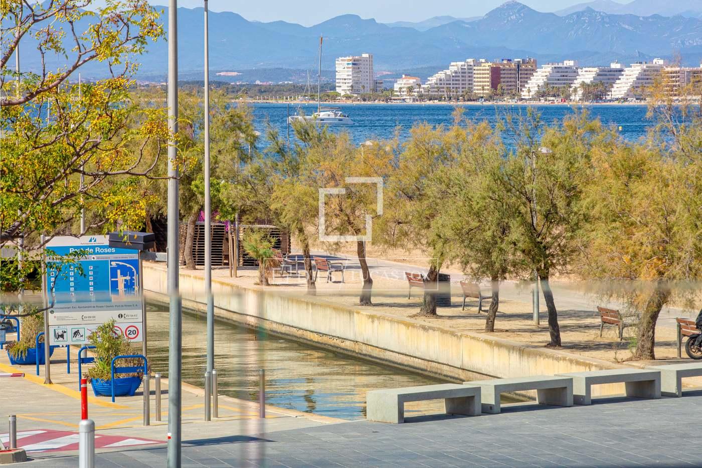 Apartamento en Venta en Roses
