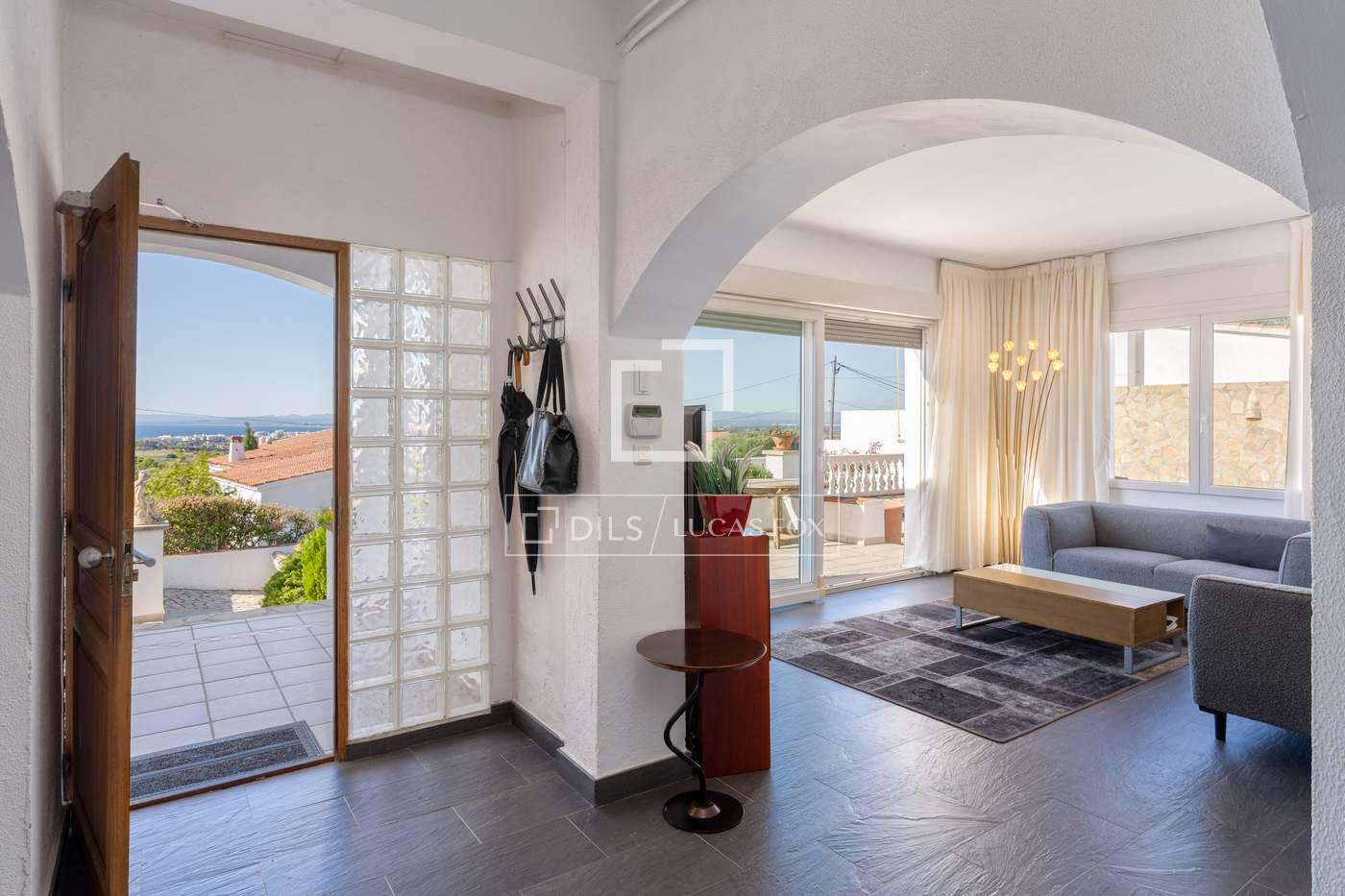 House for Sale in Roses