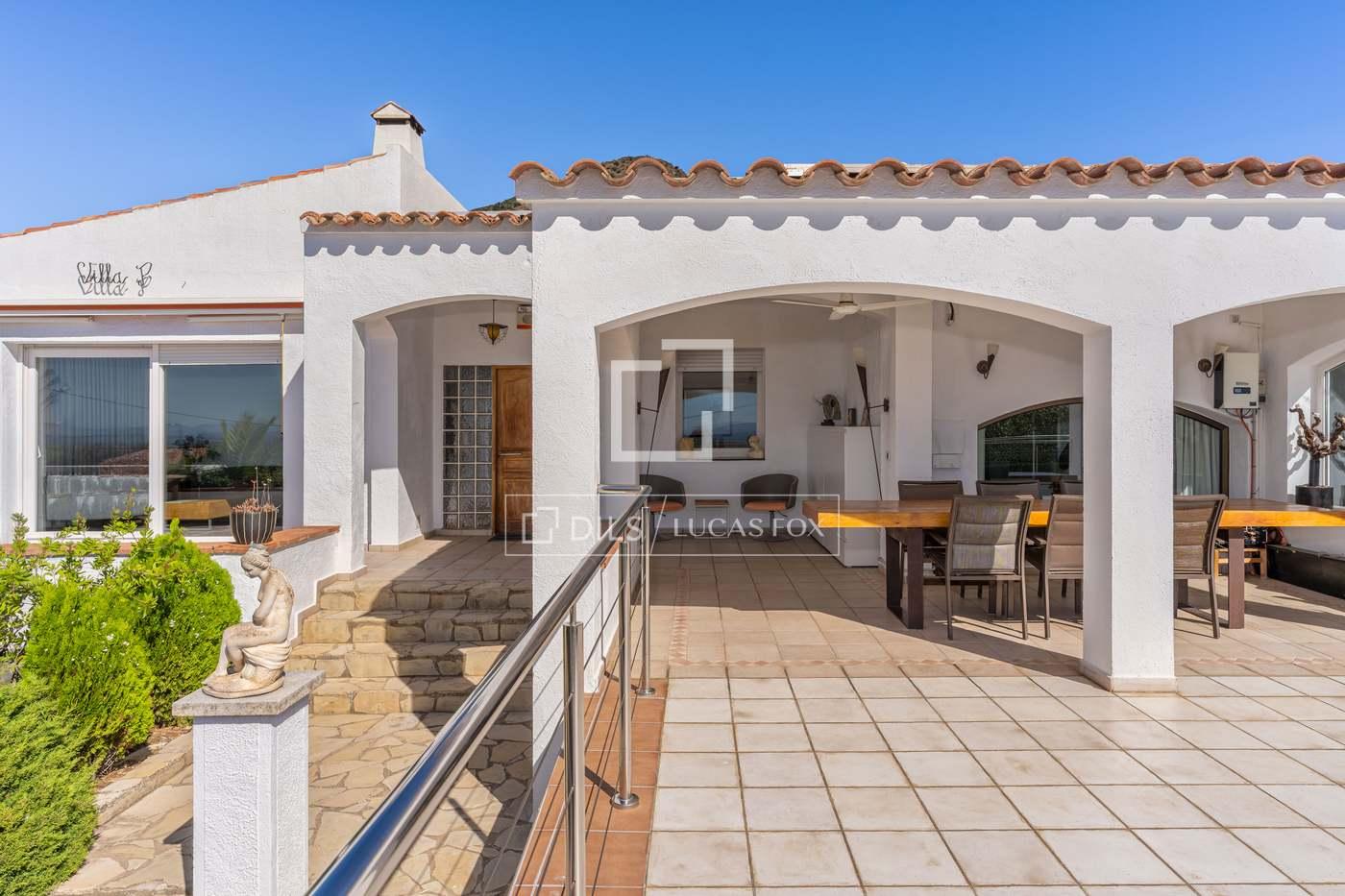 House for Sale in Roses